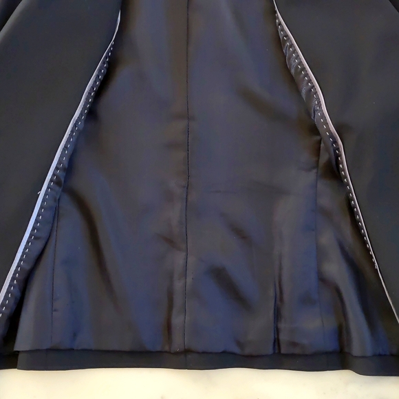 NWT. The Limited Fully lined sleeveless blazer vest with real pockets. - Picture 5 of 8